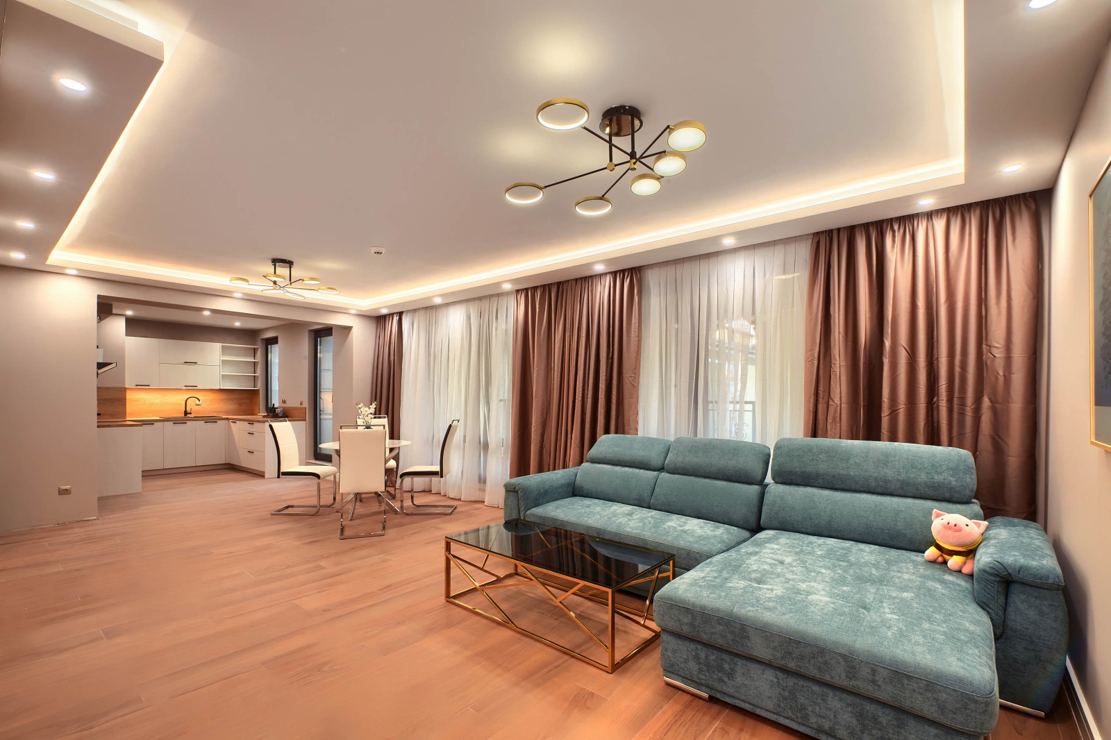 Apartment with 1 bedroom and balcony (65 sq m)